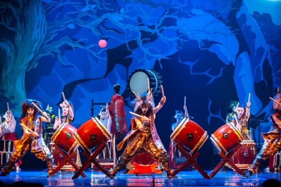 Шоу японских барабанов Taiko in-spiration закроет летний сезон спектаклем «Море синего леса» в театре им. Моссовета Шоу японских барабанов Taiko in-spiration закроет летний сезон спектаклем «Море синего леса» в театре им. Моссовета
