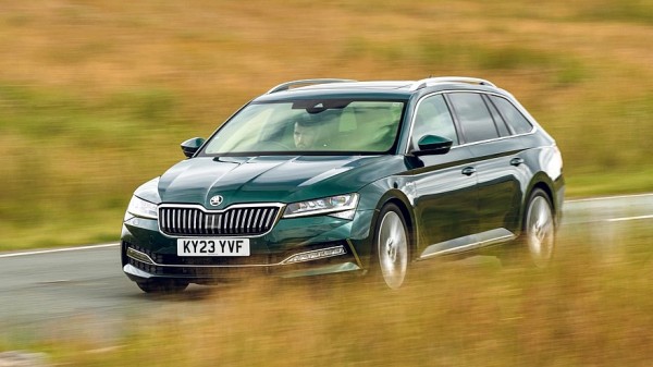 Волк в овечьей шкуре: представлен 477-сильный универсал Skoda Superb 4x4 Sleeper Edition Волк в овечьей шкуре: представлен 477-сильный универсал Skoda Superb 4x4 Sleeper Edition