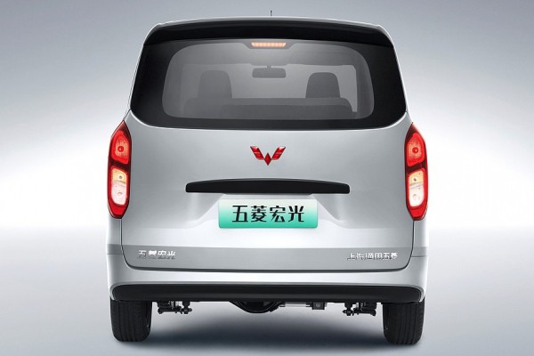 Растерявший популярность бюджетный минивэн Wuling Hongguang стал электромобилем Растерявший популярность бюджетный минивэн Wuling Hongguang стал электромобилем