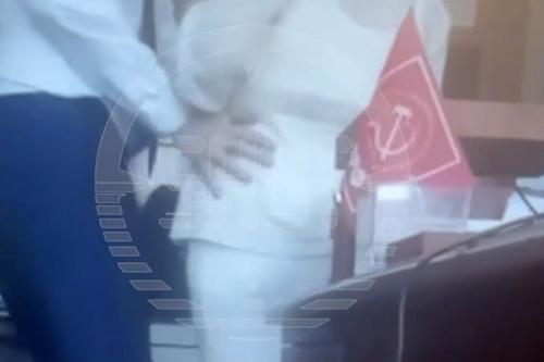 Член партии побывал не там, где должно, а Зюганову стыдно за журналистов Член партии побывал не там, где должно, а Зюганову стыдно за журналистов