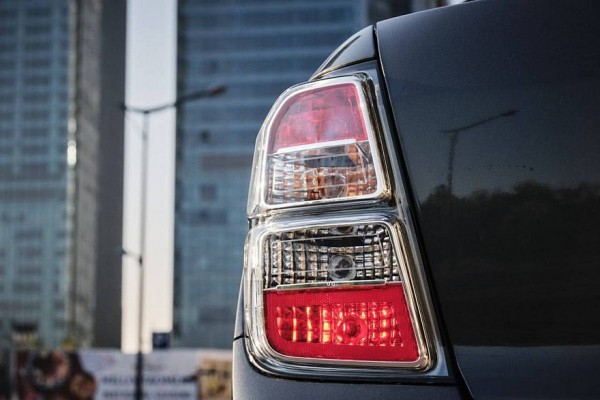 Седан Chevrolet Cobalt получил особую версию Midnight вместо рестайлинга