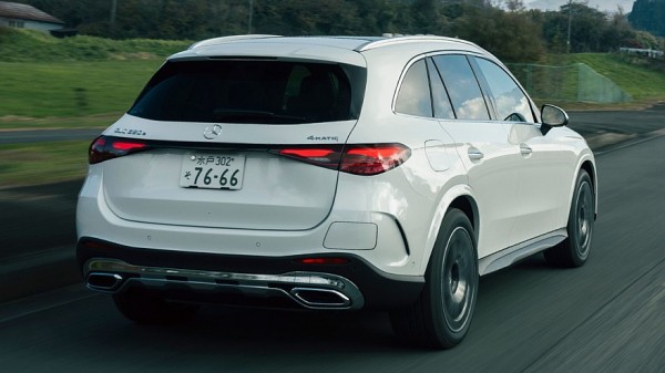 Электрический кроссовер Mercedes-Benz GLC: новые изображения
