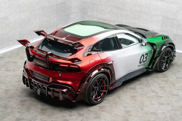 Mansory Pugnator Tricolore: самая безжалостная тюнинг-версия Ferrari Purosangue Mansory Pugnator Tricolore: самая безжалостная тюнинг-версия Ferrari Purosangue