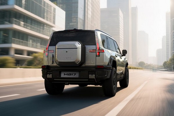 Внедорожник M-Hero M817 от Dongfeng, который планируют привезти в РФ: рассекречен интерьер