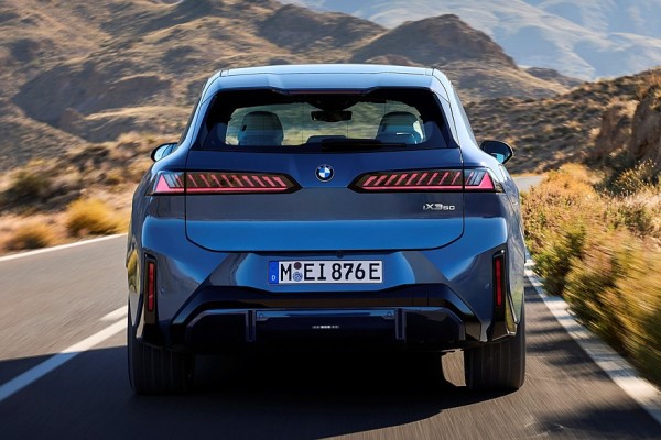 Новый BMW iX3: узкие ноздри, эксцентричный салон, 800 вольт и суперкомпьютеры Новый BMW iX3: узкие ноздри, эксцентричный салон, 800 вольт и суперкомпьютеры