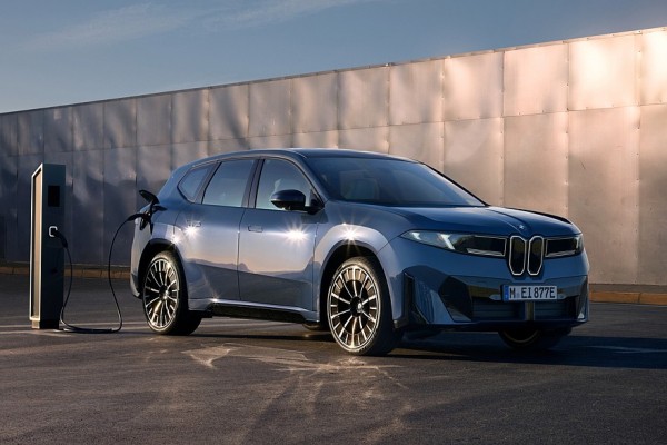 Новый BMW iX3: узкие ноздри, эксцентричный салон, 800 вольт и суперкомпьютеры Новый BMW iX3: узкие ноздри, эксцентричный салон, 800 вольт и суперкомпьютеры
