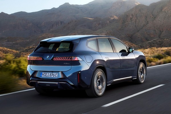 Новый BMW iX3: узкие ноздри, эксцентричный салон, 800 вольт и суперкомпьютеры Новый BMW iX3: узкие ноздри, эксцентричный салон, 800 вольт и суперкомпьютеры