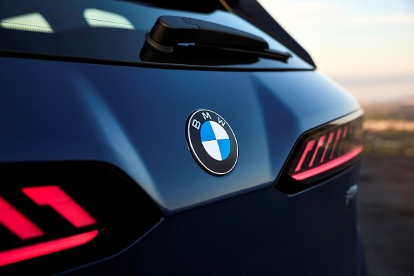 Новый BMW iX3: узкие ноздри, эксцентричный салон, 800 вольт и суперкомпьютеры Новый BMW iX3: узкие ноздри, эксцентричный салон, 800 вольт и суперкомпьютеры