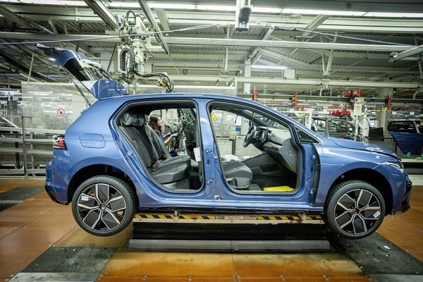 Volkswagen откладывает запуск электрического Golf: денег не хватает, рабочие стонут Volkswagen откладывает запуск электрического Golf: денег не хватает, рабочие стонут