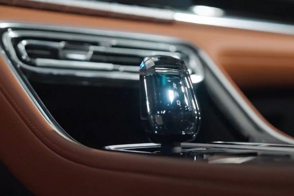 Седан Geely Emgrand нового поколения: показан интерьер Седан Geely Emgrand нового поколения: показан интерьер