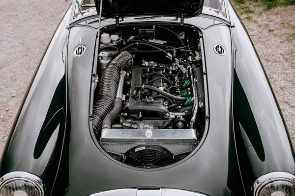 MGA Factory Edition: лёгкий рестомод от Frontline Cars с двумя моторами Ford на выбор