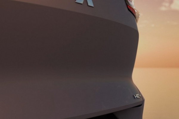 Mitsubishi Grandis вернётся в виде перелицованного кроссовера Renault Mitsubishi Grandis вернётся в виде перелицованного кроссовера Renault