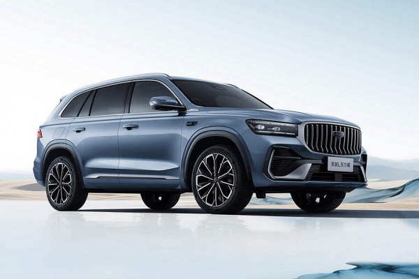Обновлённый Geely Monjaro: более мощный мотор и модное табло Обновлённый Geely Monjaro: более мощный мотор и модное табло