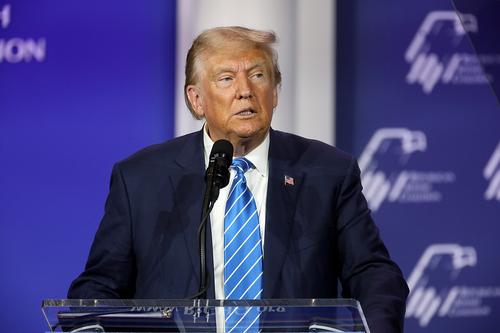 Трамп будет ждать встречи с Путиным по урегулированию конфликта на Украине Трамп будет ждать встречи с Путиным по урегулированию конфликта на Украине